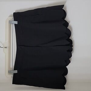 Jun & Ivy Size L Black Scalloped Shorts, Excellent Condition